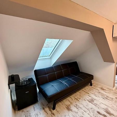 Kuriozum Vendeghaz Hotel Szeged Kültér fotó