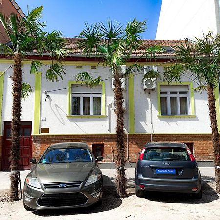 Kuriozum Vendeghaz Hotel Szeged Kültér fotó