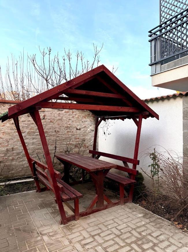 Kuriozum Vendeghaz Hotel Szeged Kültér fotó
