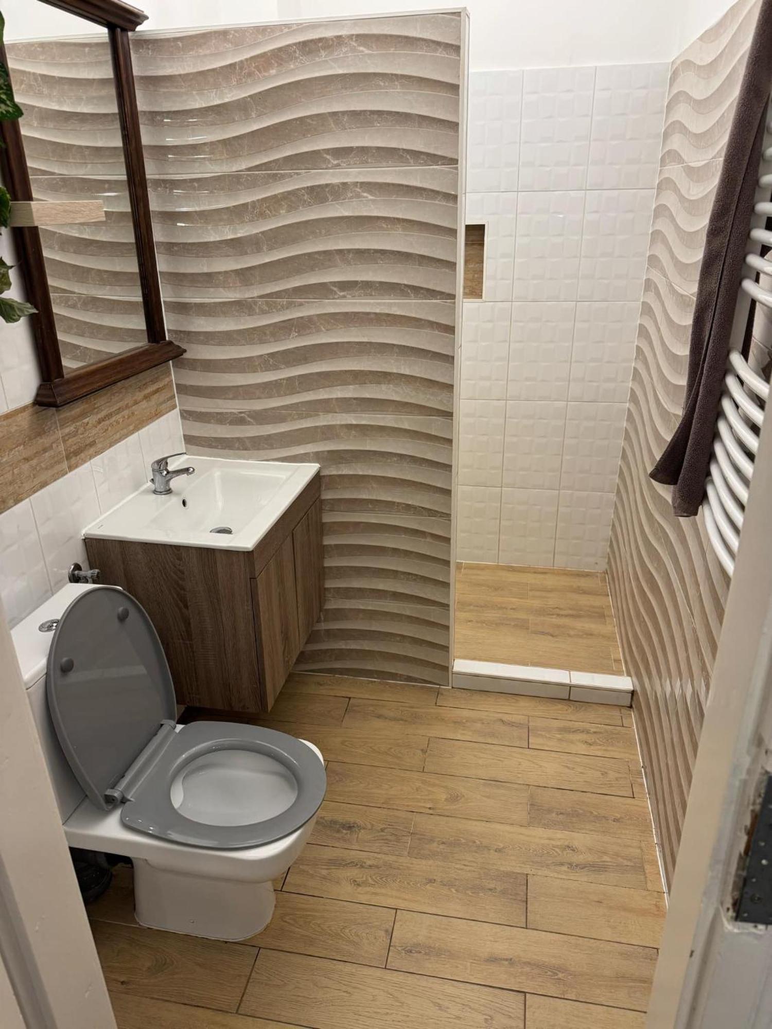 Kuriozum Vendeghaz Hotel Szeged Kültér fotó