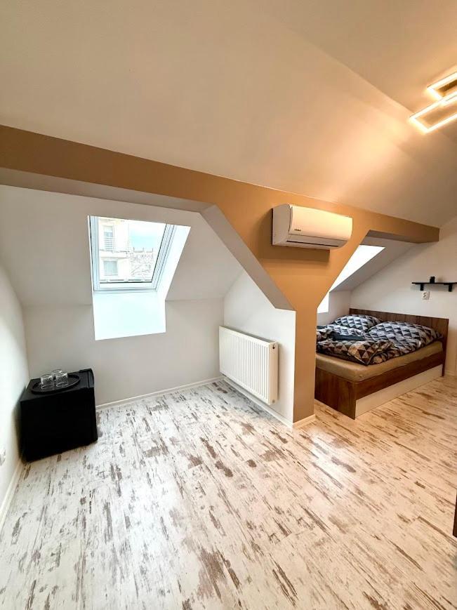 Kuriozum Vendeghaz Hotel Szeged Kültér fotó