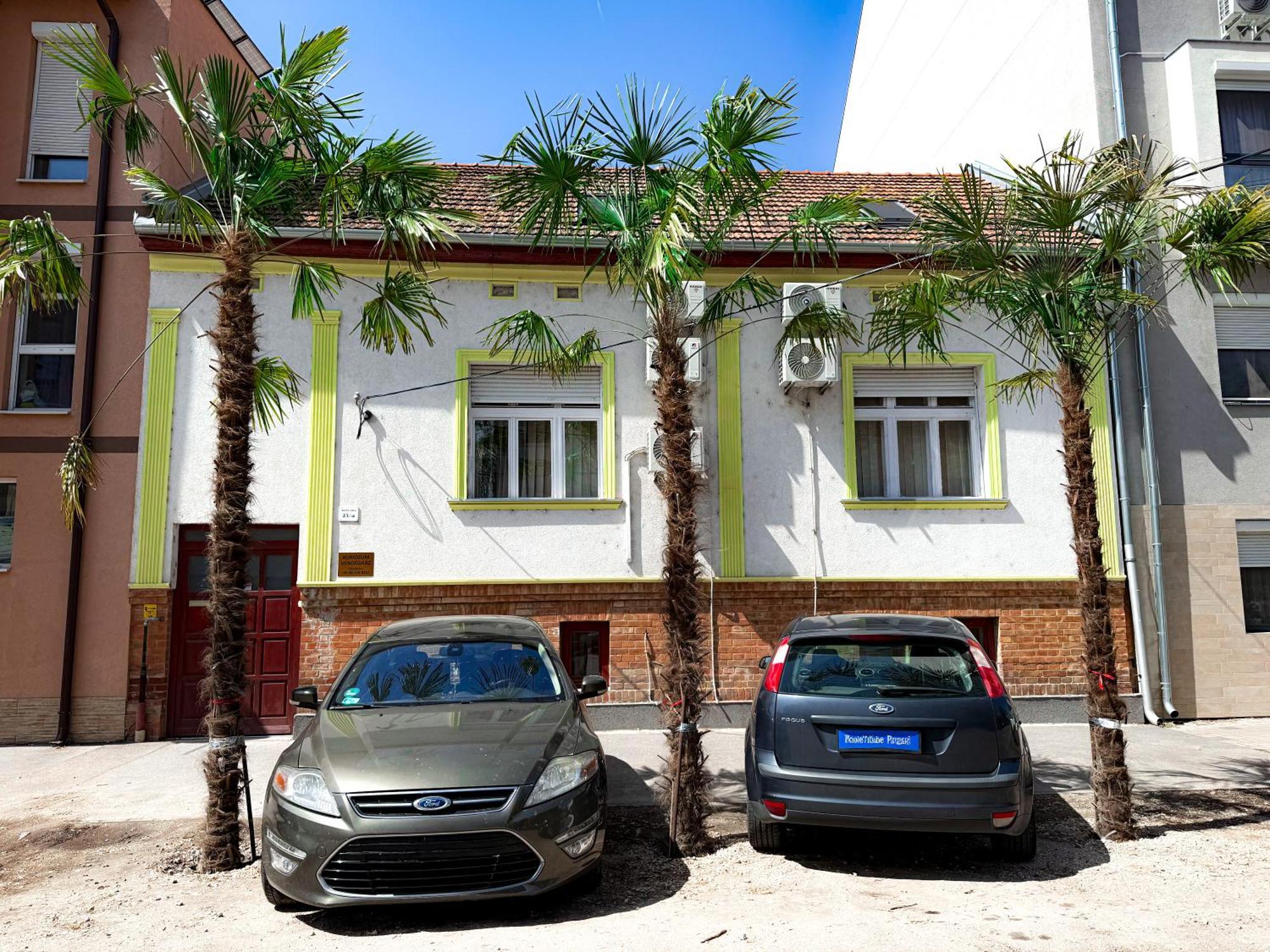Kuriozum Vendeghaz Hotel Szeged Kültér fotó